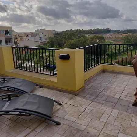 Spacious Penthouse 5 Minutes' Walk From The Sea.