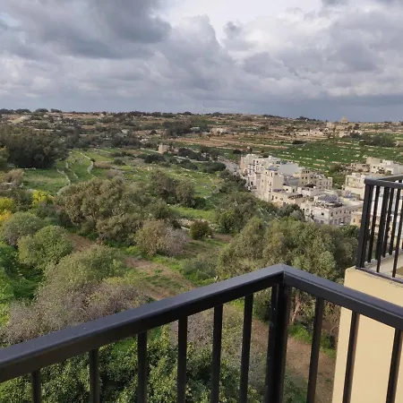 Spacious Penthouse 5 Minutes' Walk From The Sea. *