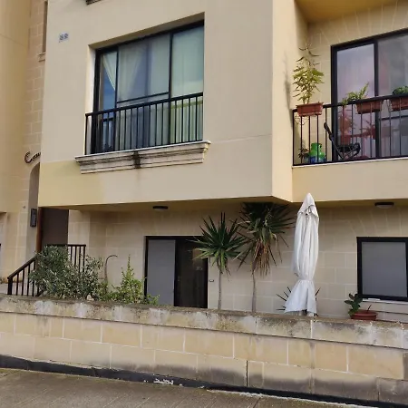 度假居 Spacious Penthouse 5 Minutes' Walk From The Sea.