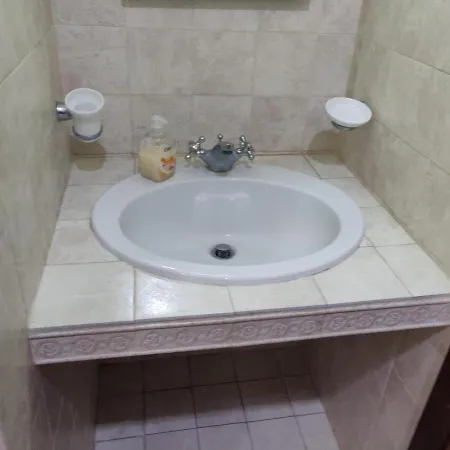 度假居 Spacious Penthouse 5 Minutes' Walk From The Sea. *