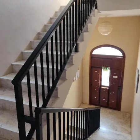 Spacious Penthouse 5 Minutes' Walk From The Sea. 度假居 马尔萨斯卡拉