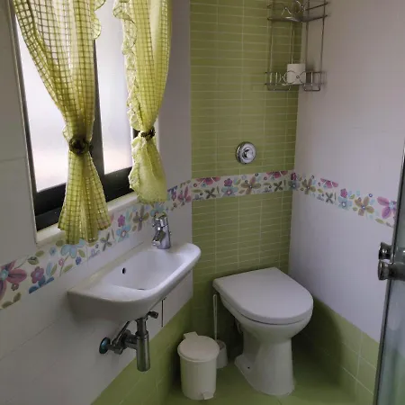 Spacious Penthouse 5 Minutes' Walk From The Sea. * 马尔萨斯卡拉