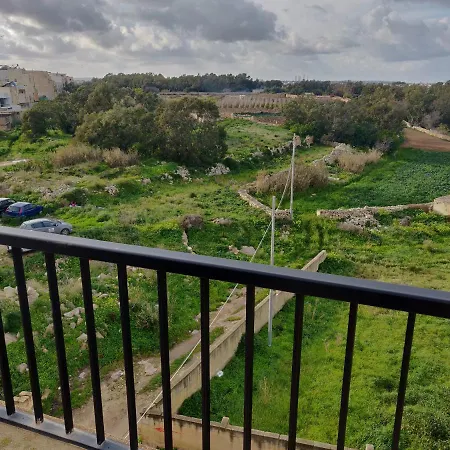 Spacious Penthouse 5 Minutes' Walk From The Sea. * Marsaskala