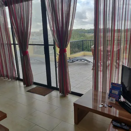 Spacious Penthouse 5 Minutes' Walk From The Sea. Holiday home