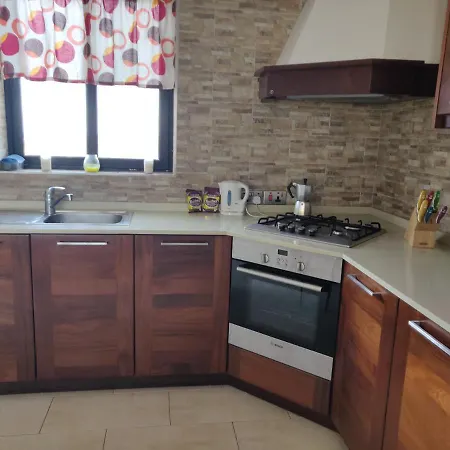 Spacious Penthouse 5 Minutes' Walk From The Sea. Holiday home *